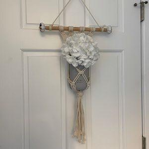 Macrame wall decor / mason jar holder